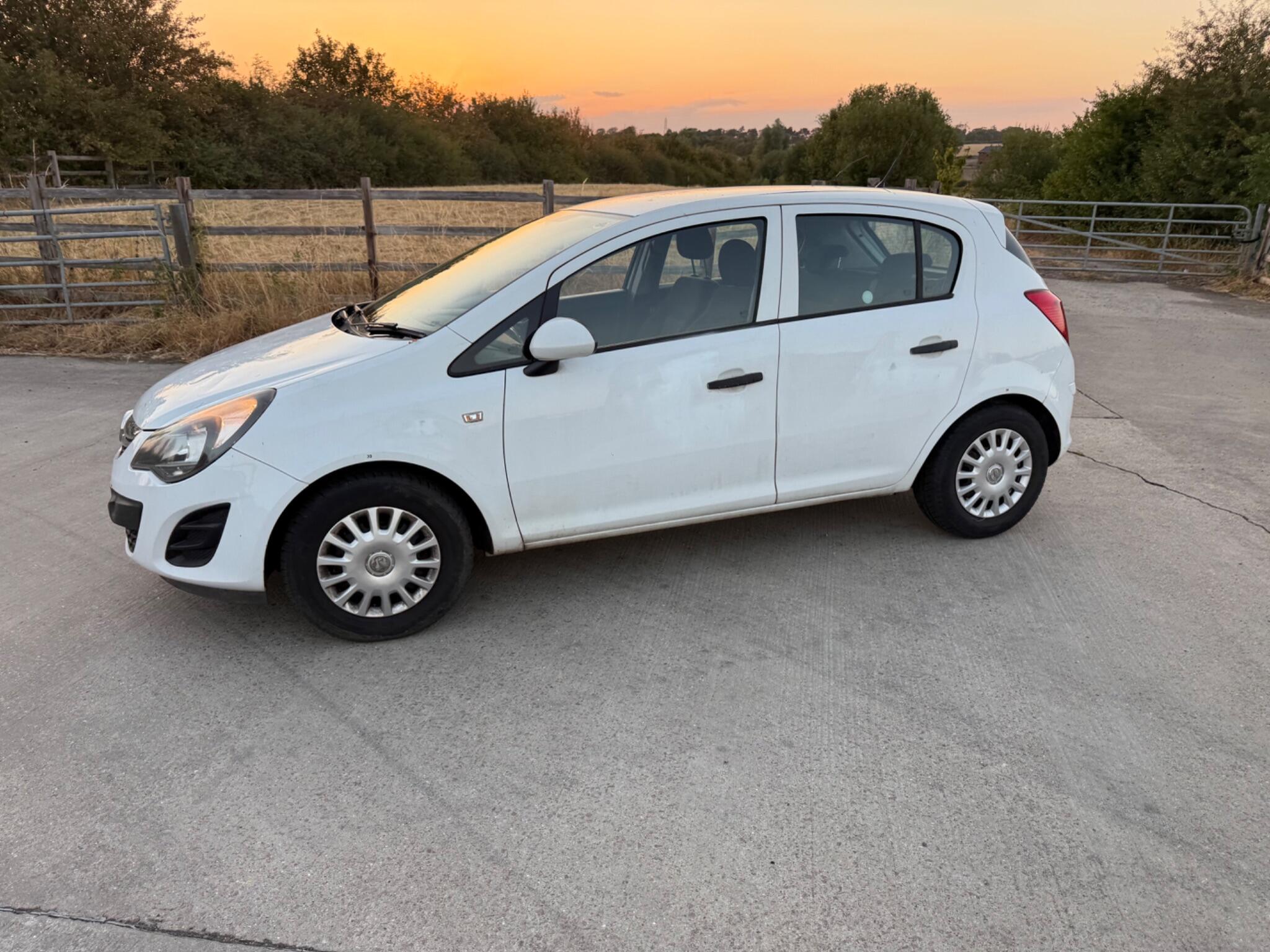 Vauxhall Corsa 1.3 CDTi ecoFLEX S Euro 5 (s/s) 5dr (A/C) — photo 52 of 74